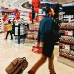 Хитрости в аэропортах: как стимулируют тратить в Duty Free больше