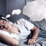 Эксперты объяснили, почему нельзя долго спать на выходных