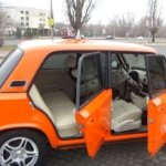 Тюнинг 80 уровня: житель Запорожья превратил Копейку в роскошный седан