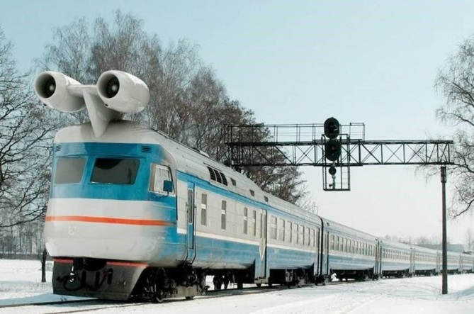 Куда делись реактивные поезда с двигателем от самолета, которые тестировали в СССР и с какой скоростью они ехали? 18