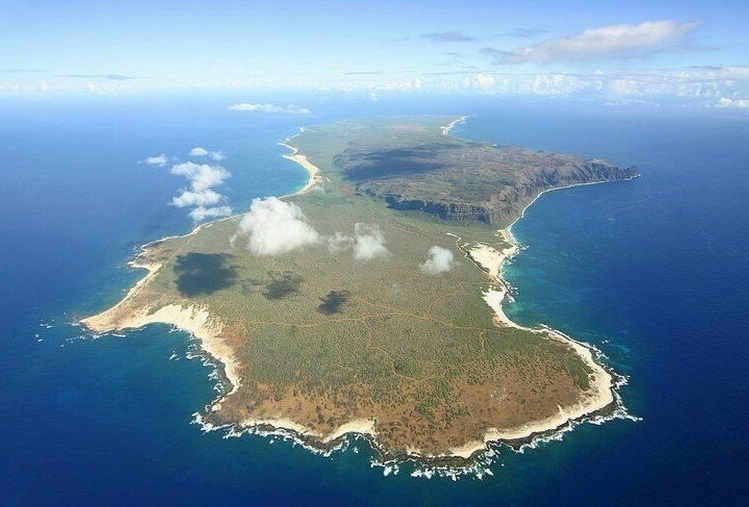 Этот гавайский остров уже как 100 лет закрыт для людей, там живут только местные, которым нельзя покинуть остров 14