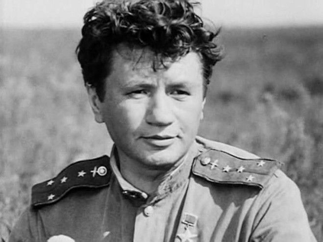 6 советских знаменитостей, которые трагически погибли в автокатастрофах 50