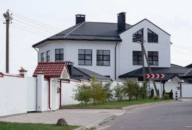 И у скромных белорусов есть такие дома!