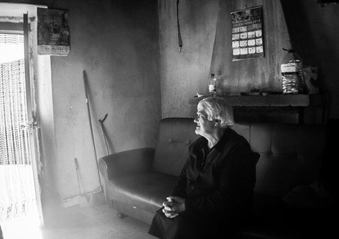 Фотограф собрал истории стариков, живущих в полном одиночестве 36