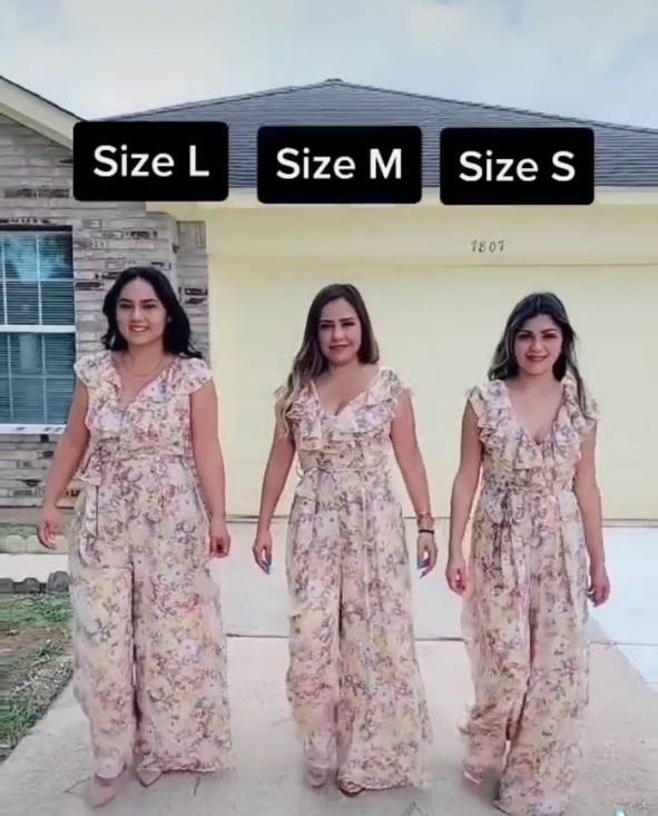 Девушки примеряют одинаковые наряды и показывают, как одна и та же одежда смотрится на размерах S, M и L 53