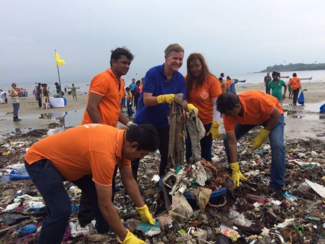Чемпион Земли: как обычный человек очистил пляж от 5000 тонн мусора 38