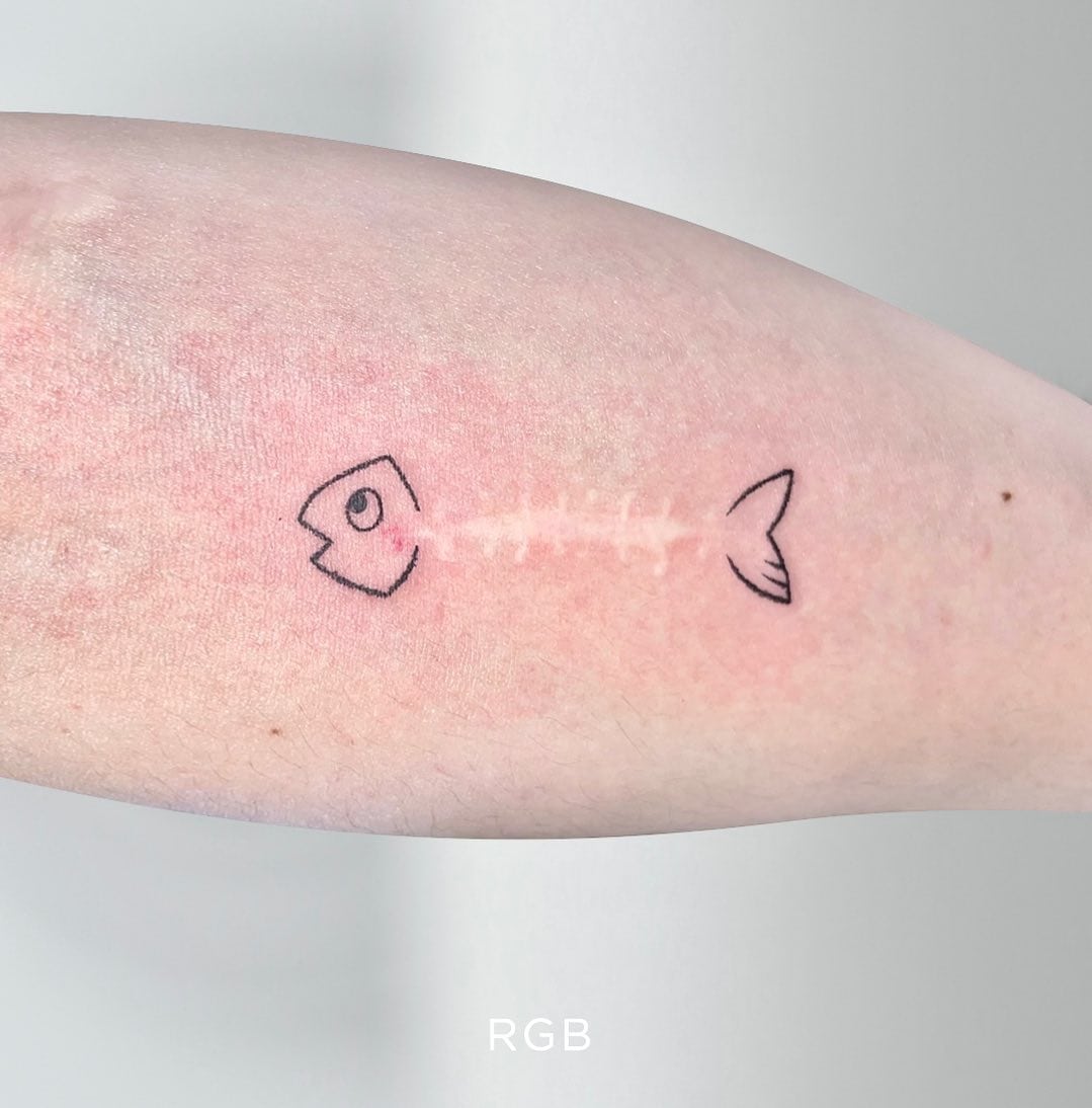 16 случаев, когда люди с помощью татуировок оригинально скрыли или обыграли свои шрамы и родимые пятна 51