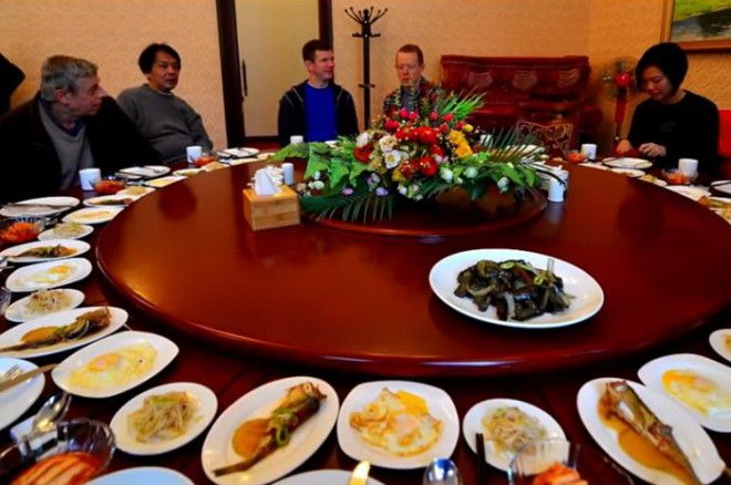 Северокорейский ресторан работающий за границей страны приносит государству порядка 10 млн долл чаевых в год