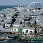 7 жутких фото самого густонаселенного острова в Африке