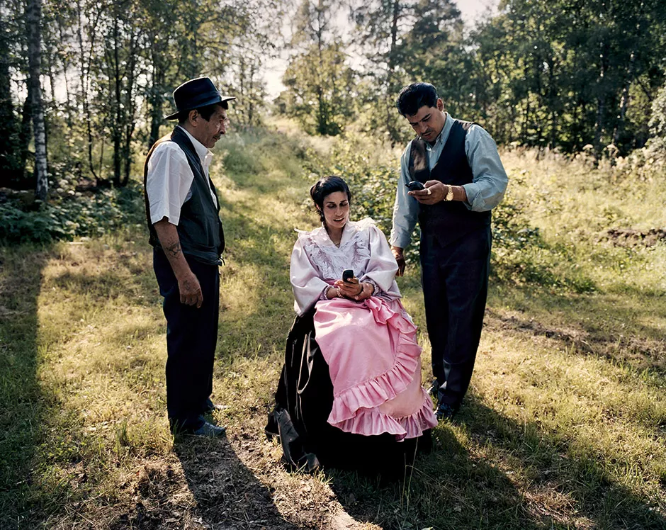 Датчанин 6 лет фотографировал цыган 21 века в разных странах, показывая их жизнь такой, как она есть 61