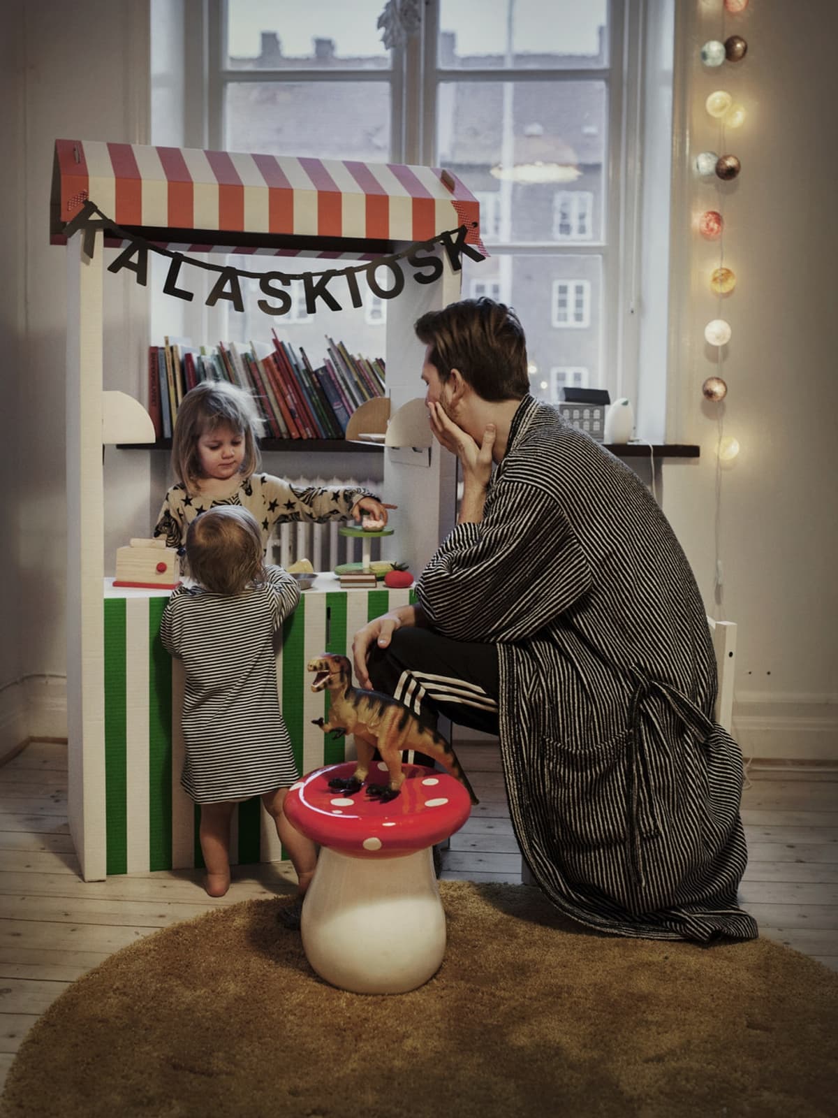 Не только мама: шведский фотограф показал отцов, выбравших сложный путь декрета 50