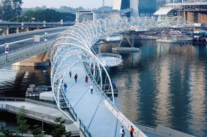 Круглый, недостроенный и бесконечный — 10 самых необычных мостов мира 52
