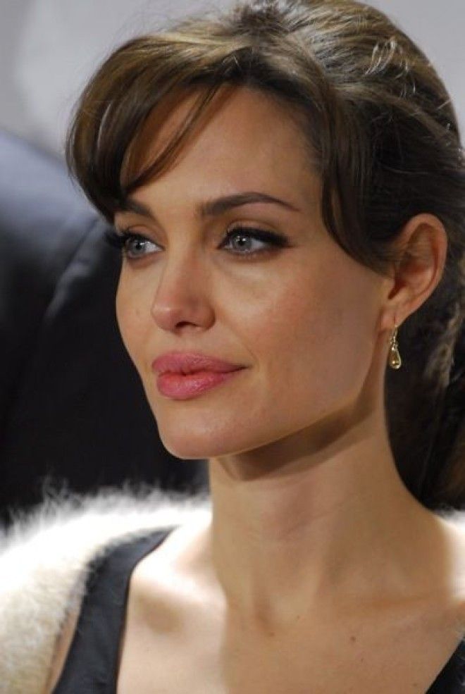 18 фотографий обворожительной Анджелины Джоли, которые заставляют влюбляться 43