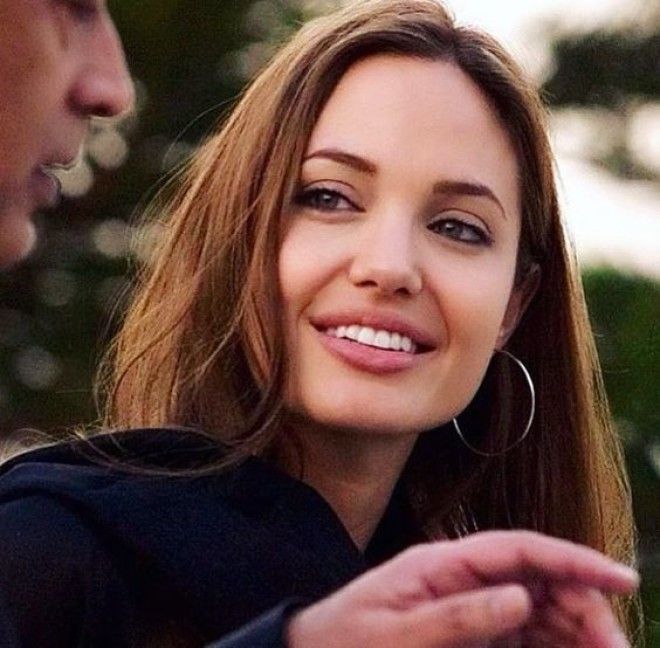 18 фотографий обворожительной Анджелины Джоли, которые заставляют влюбляться 40