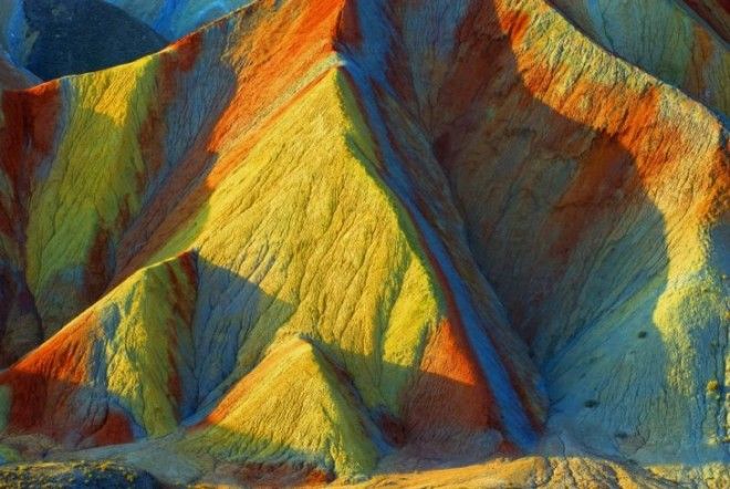 Самое привлекательное место: цветные скалы в Китае 39