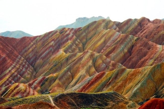 Самое привлекательное место: цветные скалы в Китае 41