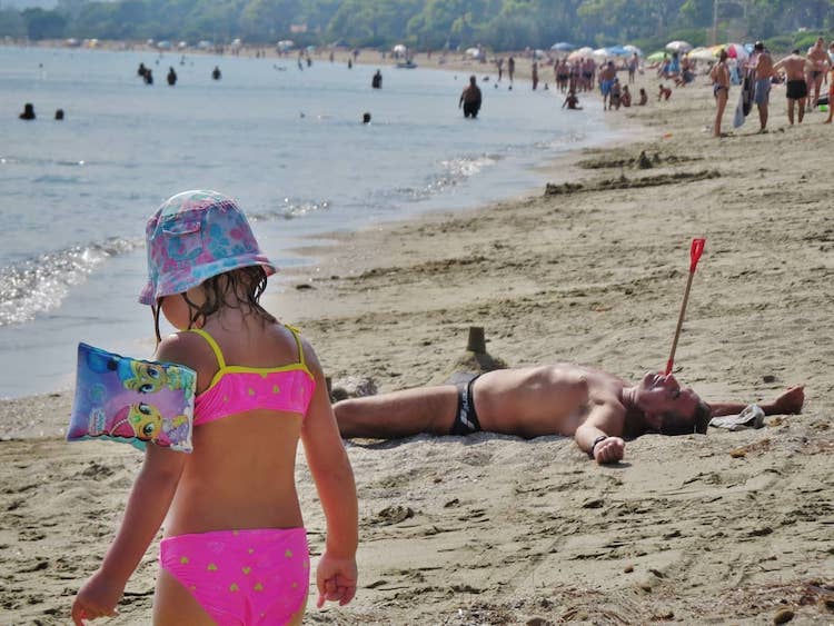 18 забавных пляжных снимков, которые доказывают, что лето открывает портал для всего самого интересного 59