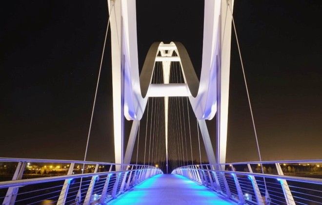 Круглый, недостроенный и бесконечный — 10 самых необычных мостов мира 54
