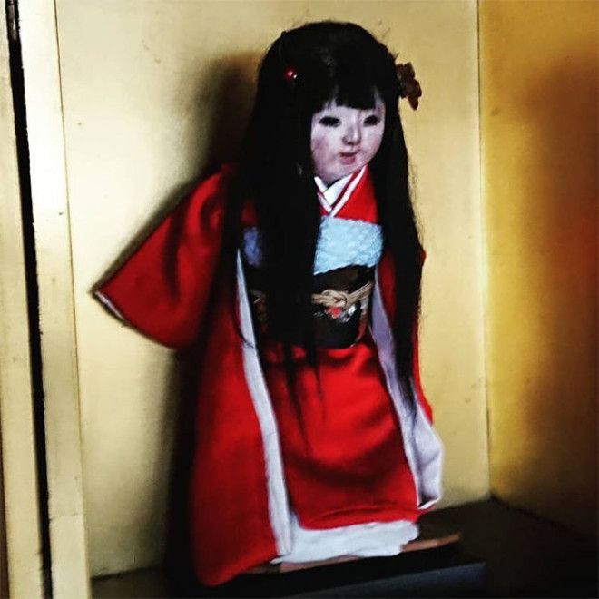 Японская кукла Окику, у которой реально растут волосы 17