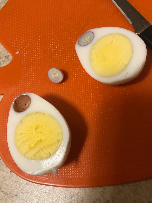 15 фотографий странных куриных яиц, которые доказывают, что даже такая простая вещь может быть удивительной 51