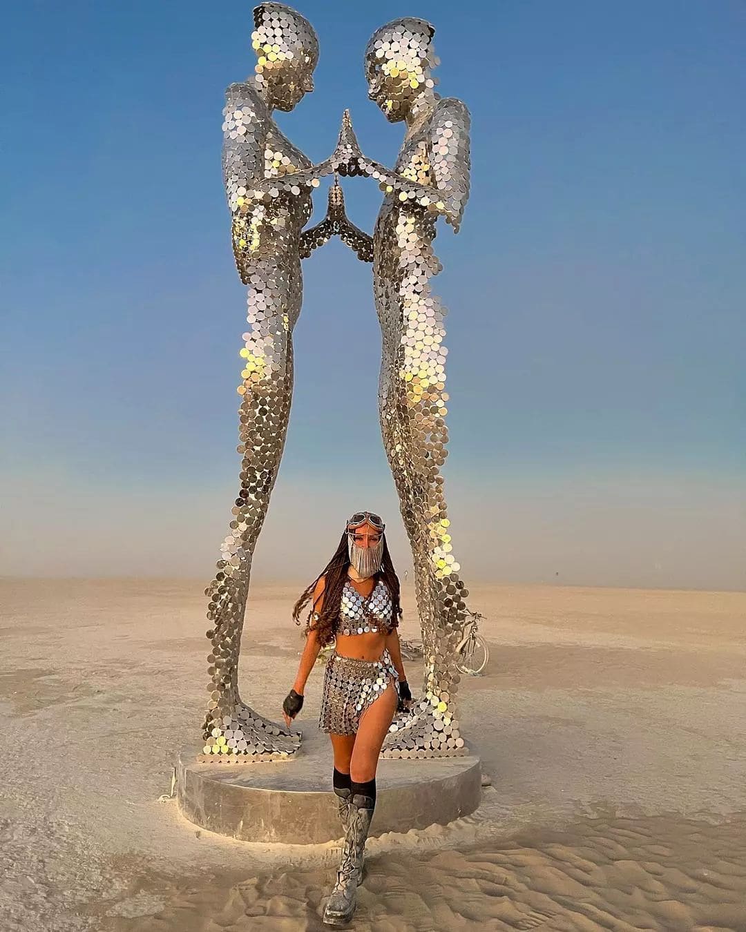 Огненный фестиваль Burning Man вернулся: 16 эпичных фотографий с самого горячего мероприятия планеты 60