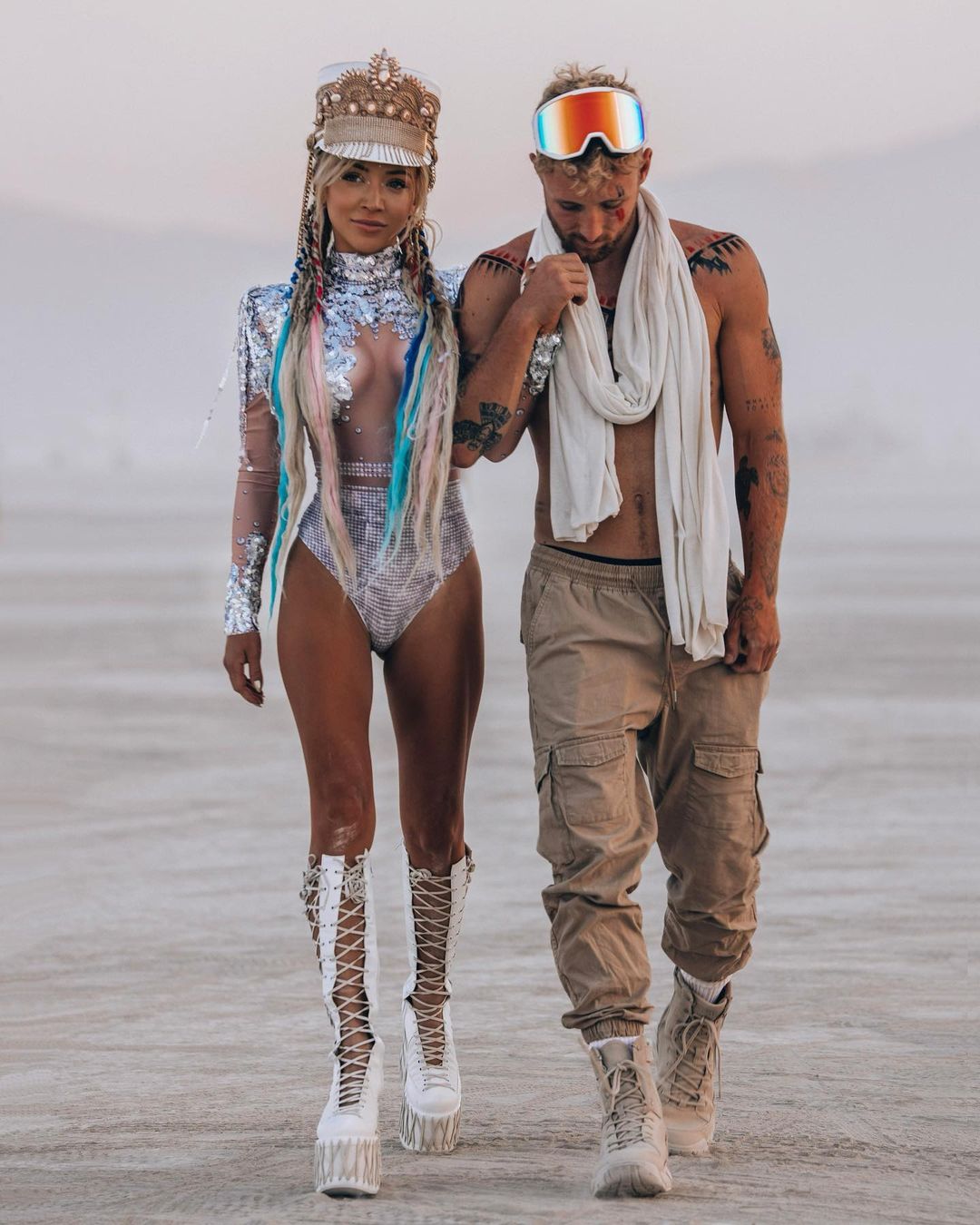 20 экстремально-потрясных нарядов участников эпичного фестиваля Burning Man ’22, которые восхитили окружающих 65