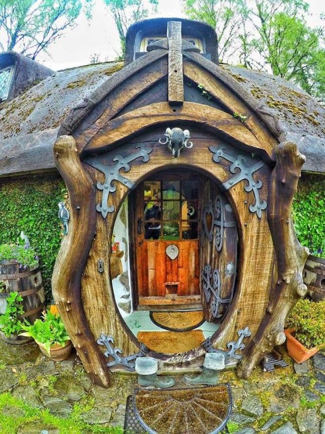 Фанат Толкина своими руками построил дом хоббита и 20 лет живет в нем 43
