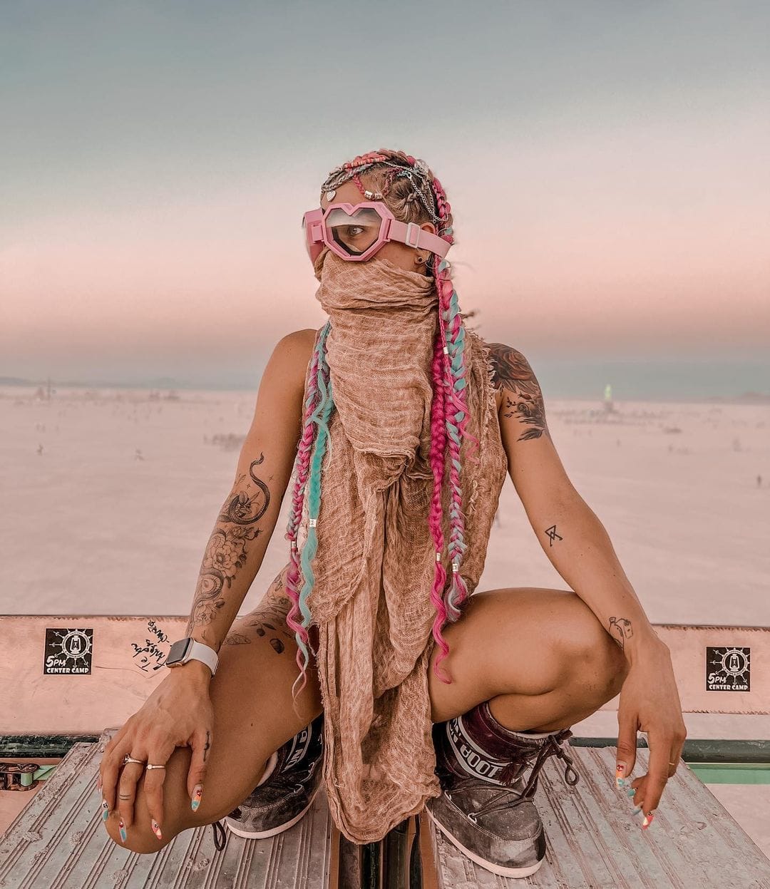 20 экстремально-потрясных нарядов участников эпичного фестиваля Burning Man ’22, которые восхитили окружающих 64
