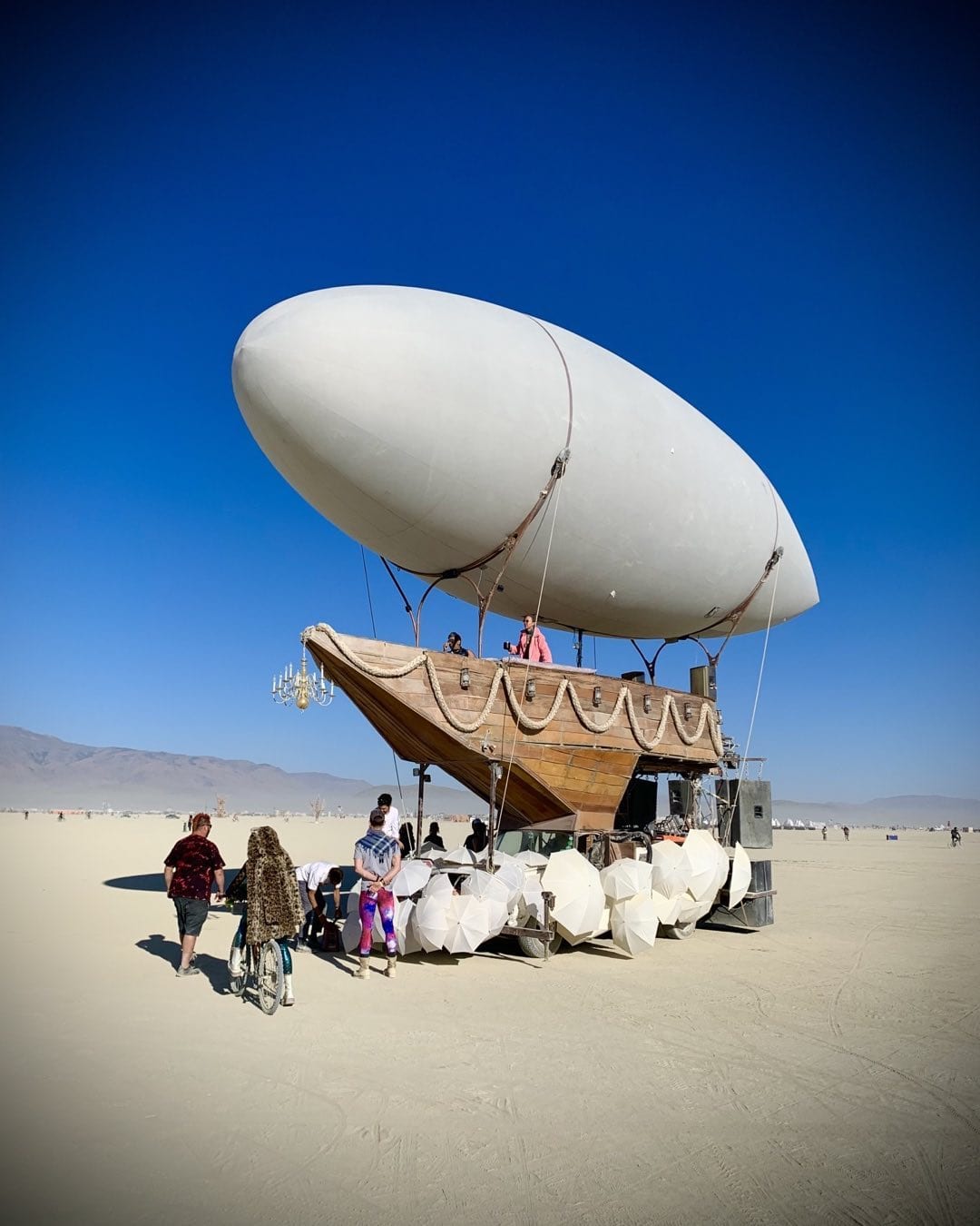 Огненный фестиваль Burning Man вернулся: 16 эпичных фотографий с самого горячего мероприятия планеты 62