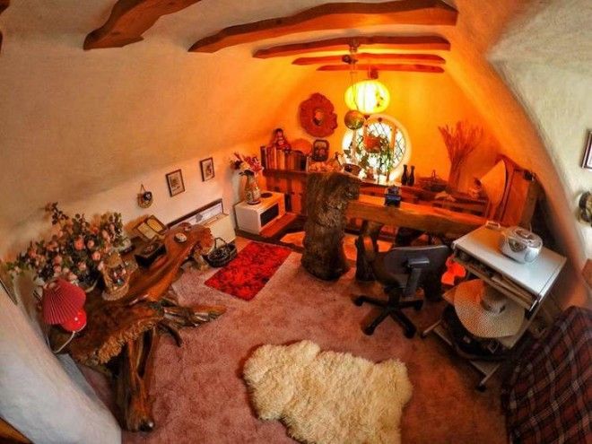Фанат Толкина своими руками построил дом хоббита и 20 лет живет в нем 38