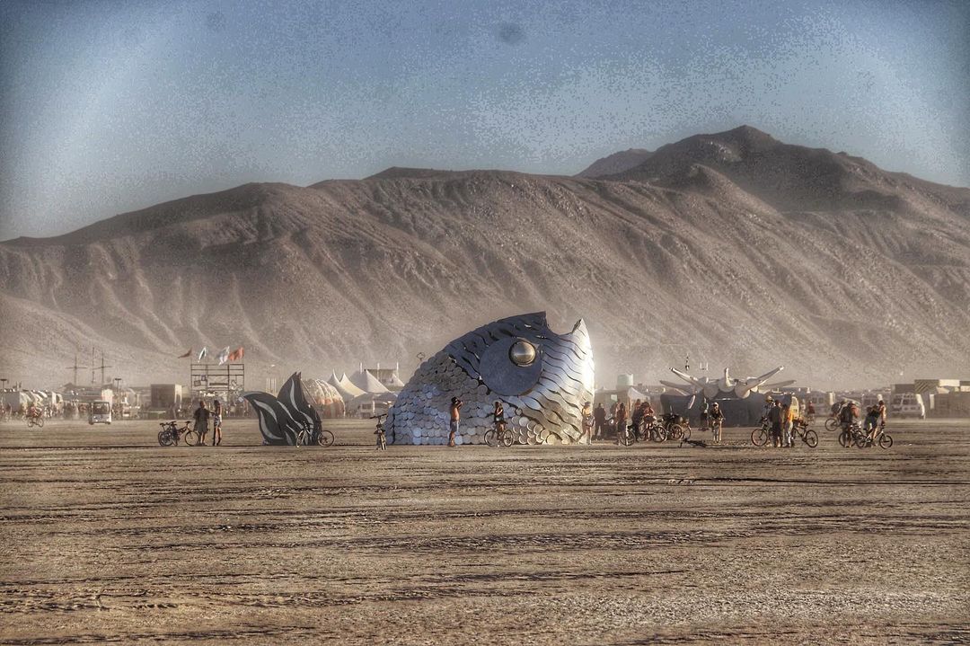 Огненный фестиваль Burning Man вернулся: 16 эпичных фотографий с самого горячего мероприятия планеты 52