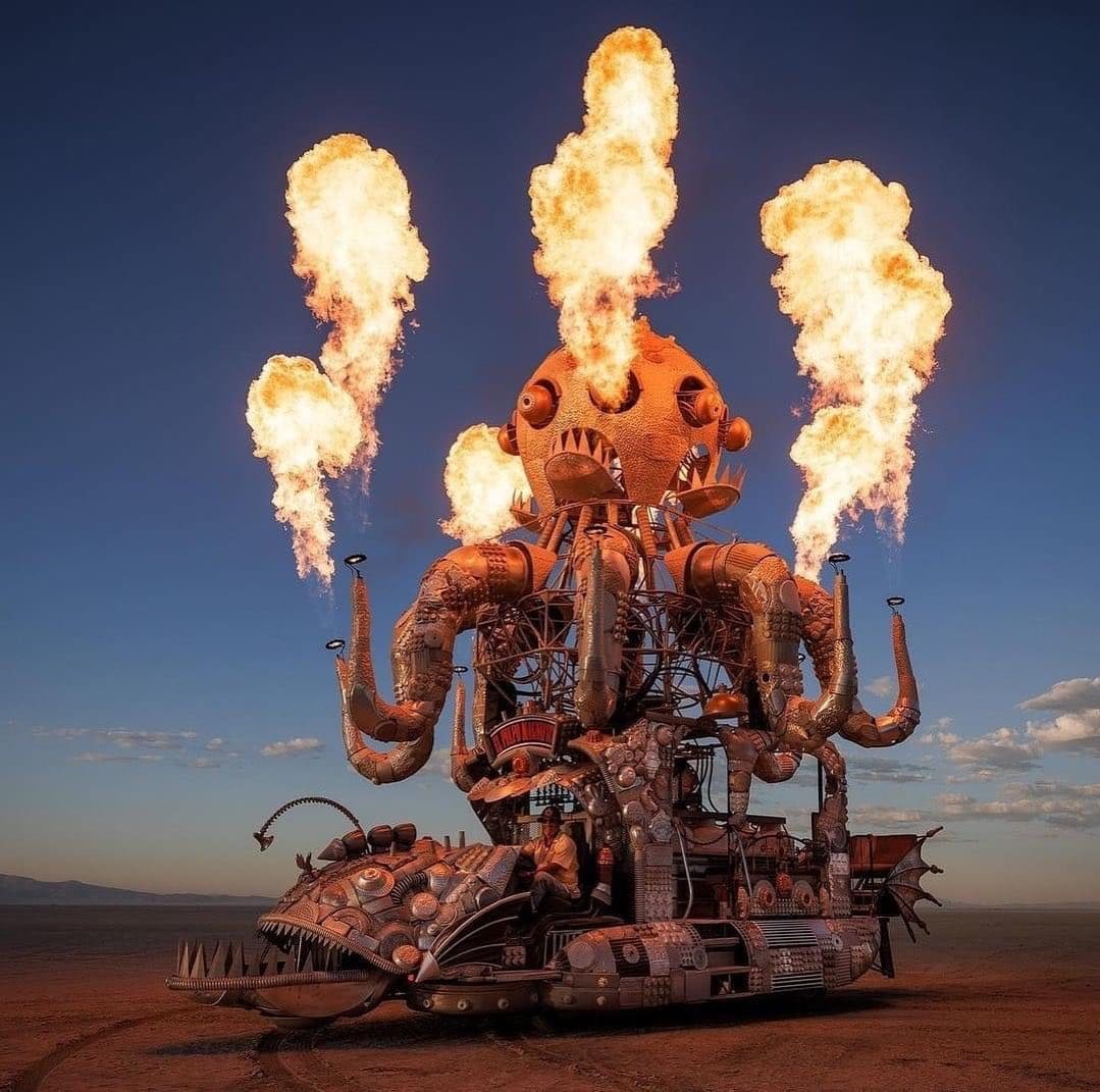 Огненный фестиваль Burning Man вернулся: 16 эпичных фотографий с самого горячего мероприятия планеты 49