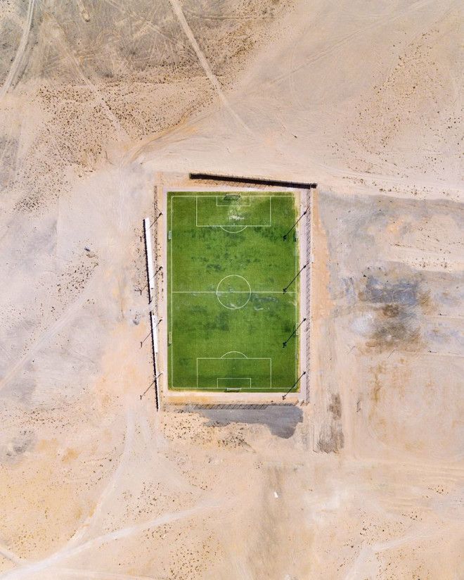 Фотограф заснял с дрона, как пустыня пожирает Дубай и Абу-Даби 43
