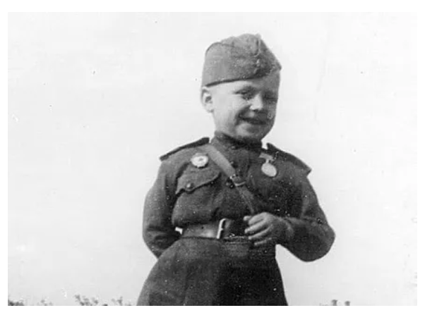 История жизни самого юного сына полка Великой Отечественной Войны Сергея Алешкова 30