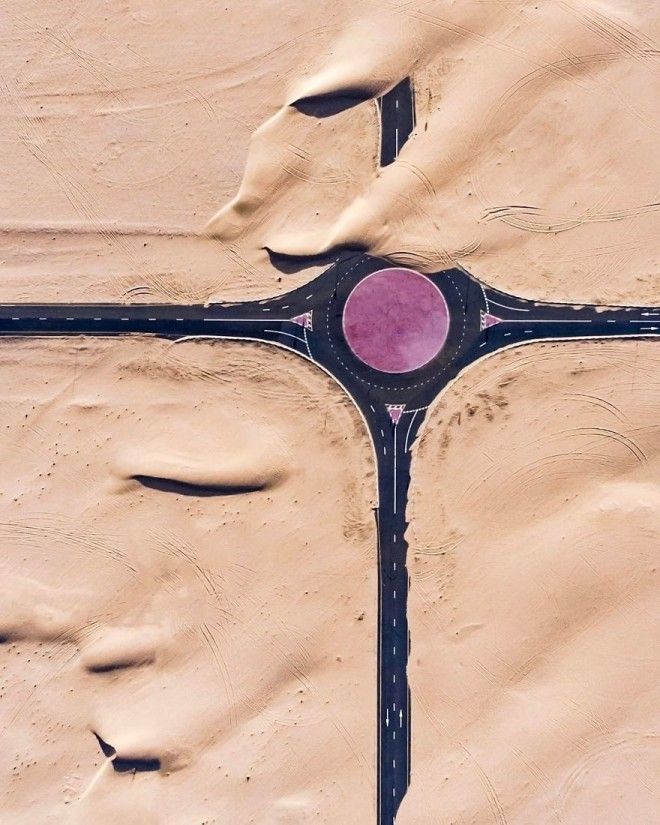 Фотограф заснял с дрона, как пустыня пожирает Дубай и Абу-Даби 42