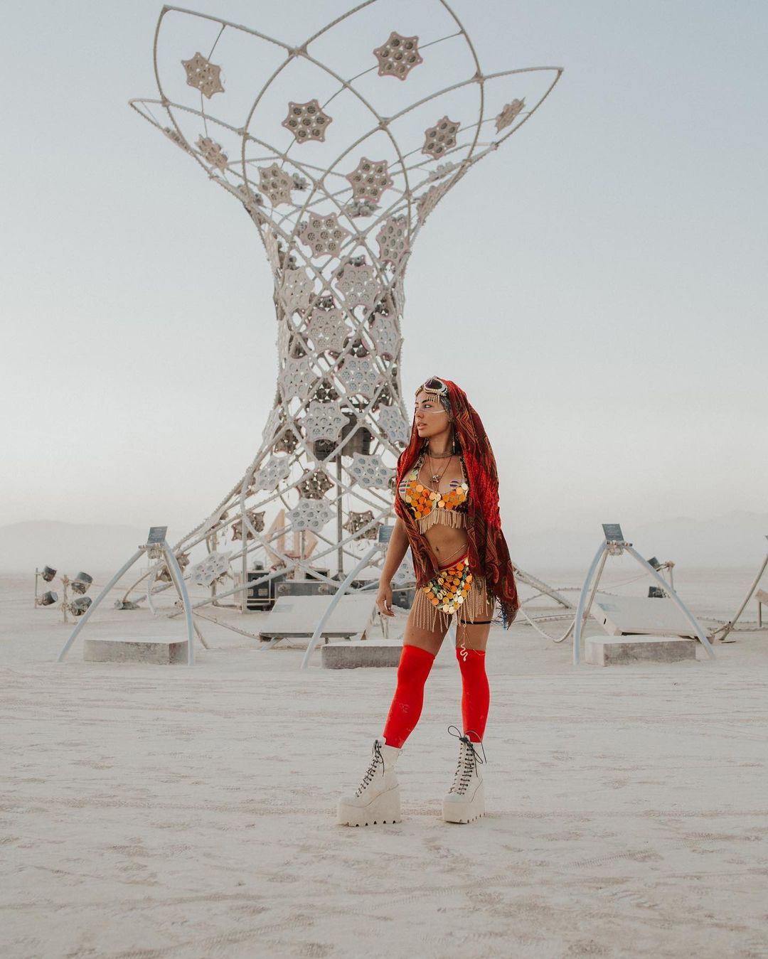 20 экстремально-потрясных нарядов участников эпичного фестиваля Burning Man ’22, которые восхитили окружающих 68