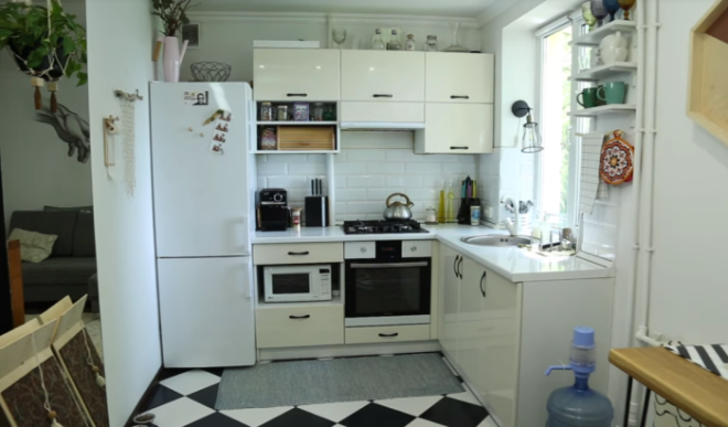 Интерьер кухни после кардинальной реорганизации пространства Фото youtubecom Oksana Matyash 