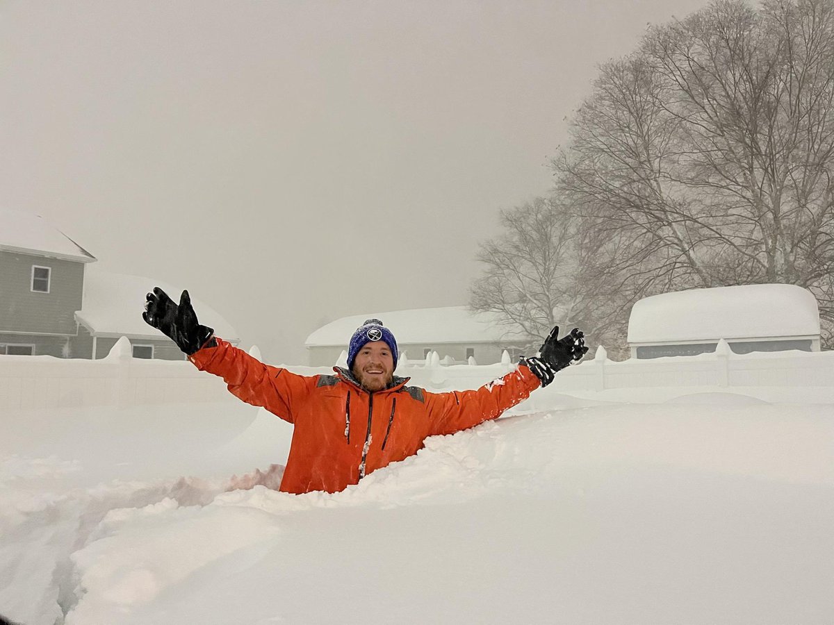 Нью-Йорк завалило рекордным количеством снега, и люди веселятся, делая уникальные зимние снимки 52