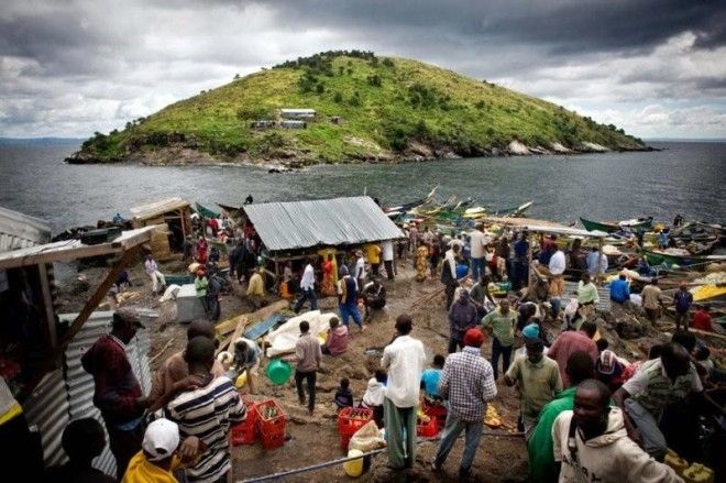 Самый густонаселенный остров в мире: Мгинго 30