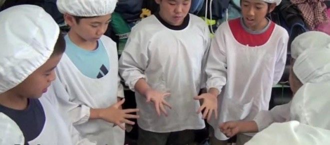 Видео из школьной столовой в Японии вмиг разлетелось по Интернету! 40