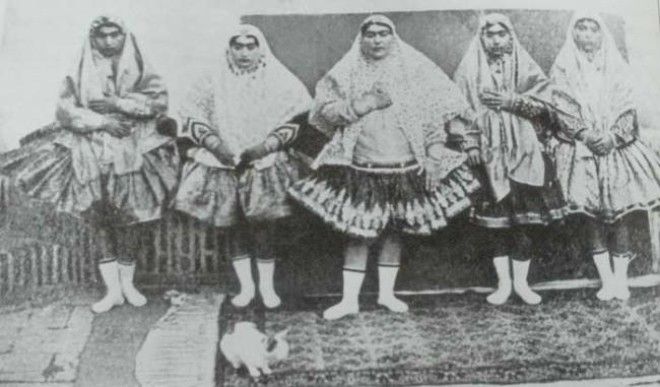 Так выглядели несравненные женщины иранского шаха 47