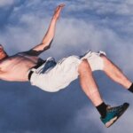 Американец прыгнул без парашюта с высоты 7,6 километра