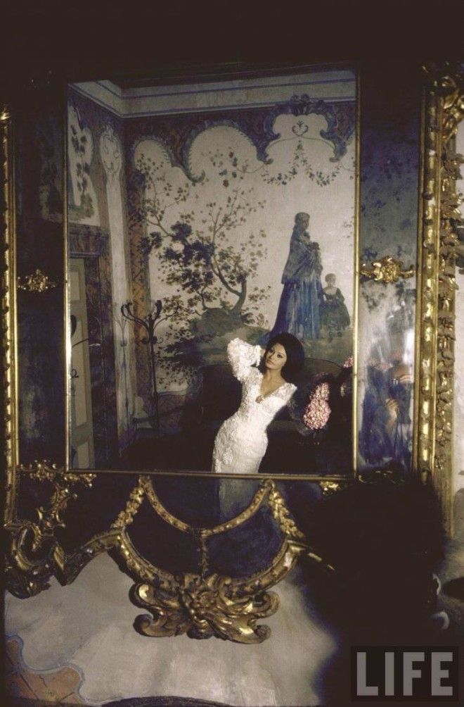 Молодая Софи Лорен на шикарной вилле: 18 уникальных архивных снимков 37