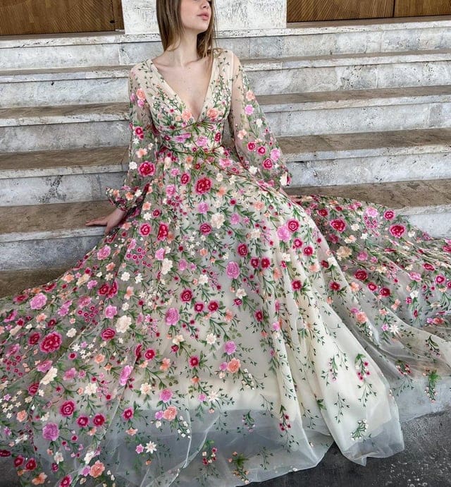 17 смелых невест, которые решительно отказались от традиционных платьев в пользу современных и смелых образов 61