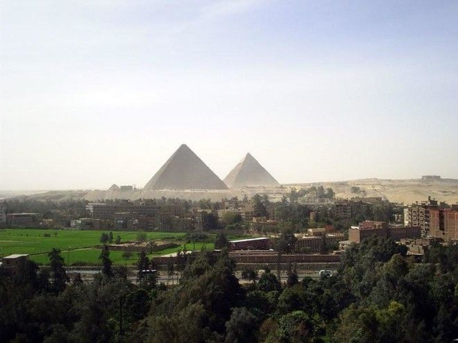 Что находится за Египетскими пирамидами? 48