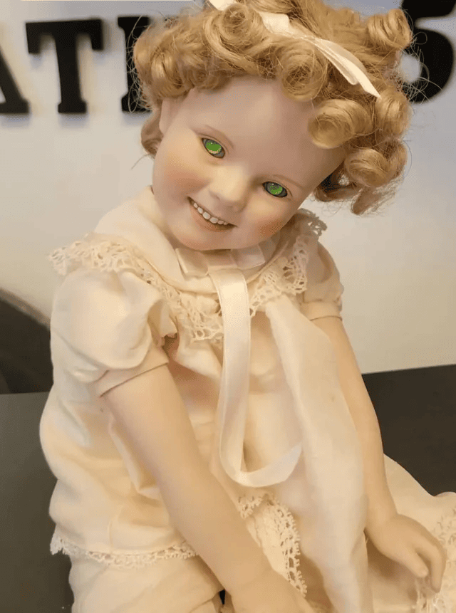 17 случаев, когда люди находили жутких кукол, которые выглядят так, будто они одержимы силами зла 60