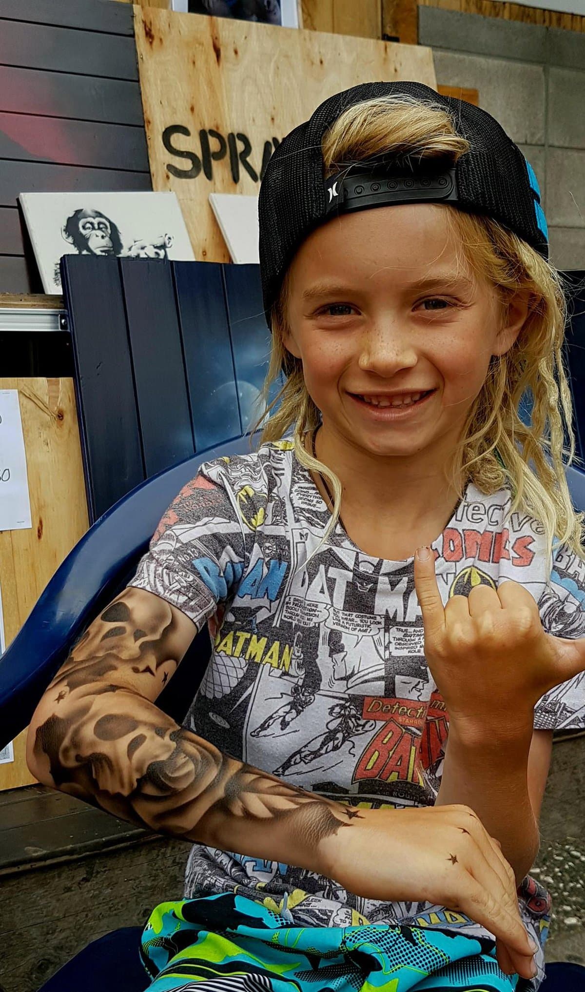 Художник рисует детям реалистичные татуировки, которые делают их круче и счастливее, а взрослым взрывают мозг 39