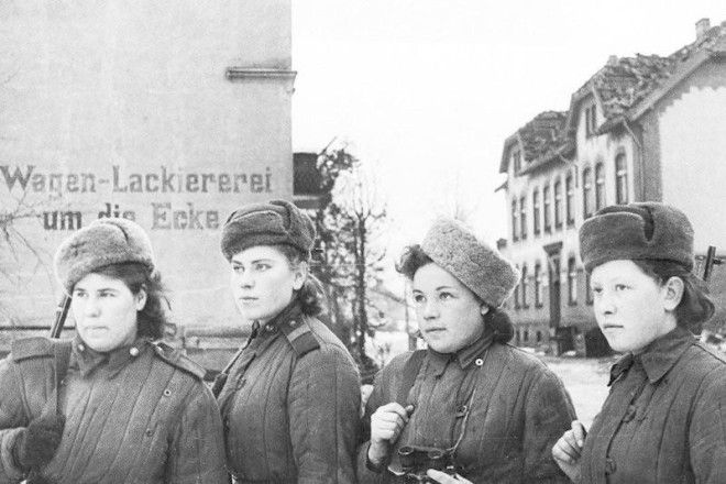28 потрясающих исторических фотографий женщин во время Второй мировой войны 51