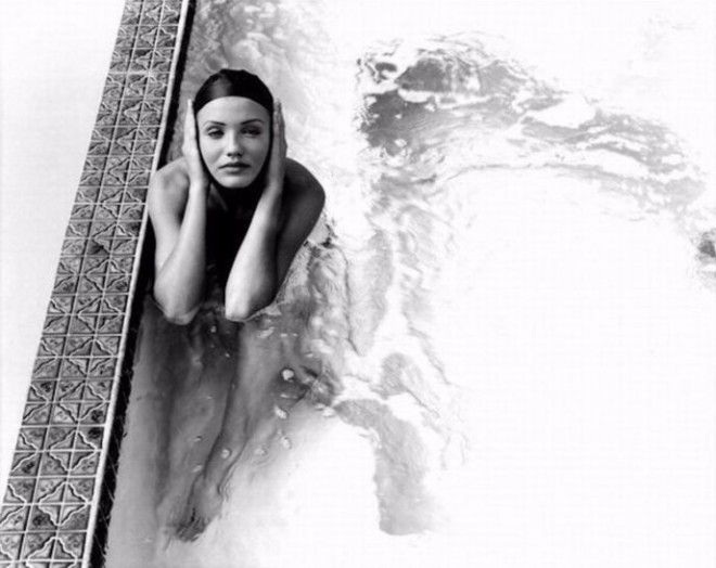 Откровенная фотосессия молодой Камерон Диас в бассейне! 28