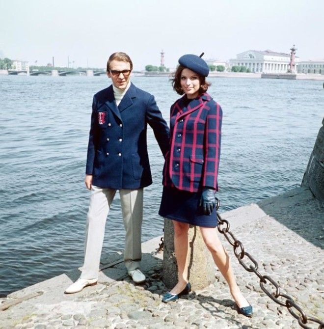  Весенние комбинированные костюмы из новых шерстяных тканей СССР 1968 год